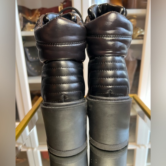 ***SOLD $70***Marc Fisher LTD Black Heeled Boot Size 8 - Picture 2 of 10